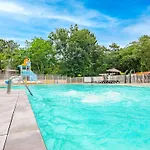 Camping Ares Resort *