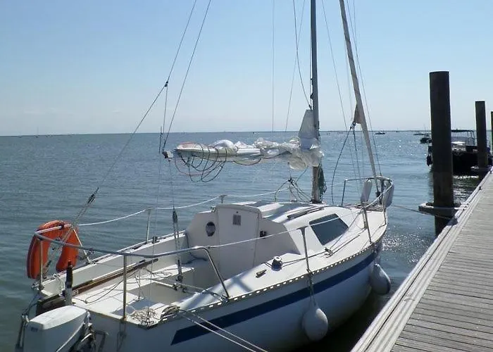 Camping Ares منتجع